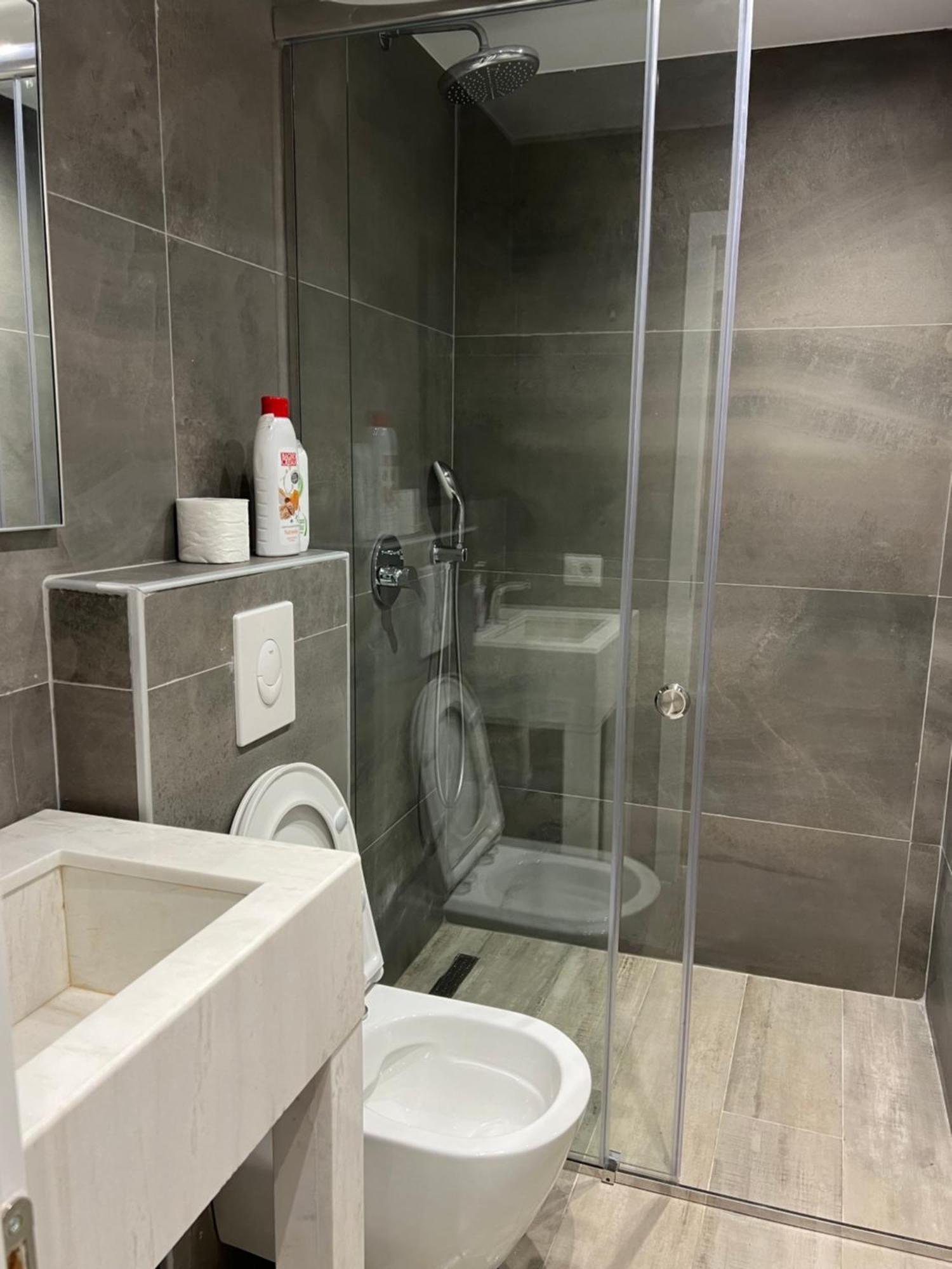 - Myslym Shyri Apartman Tirana
